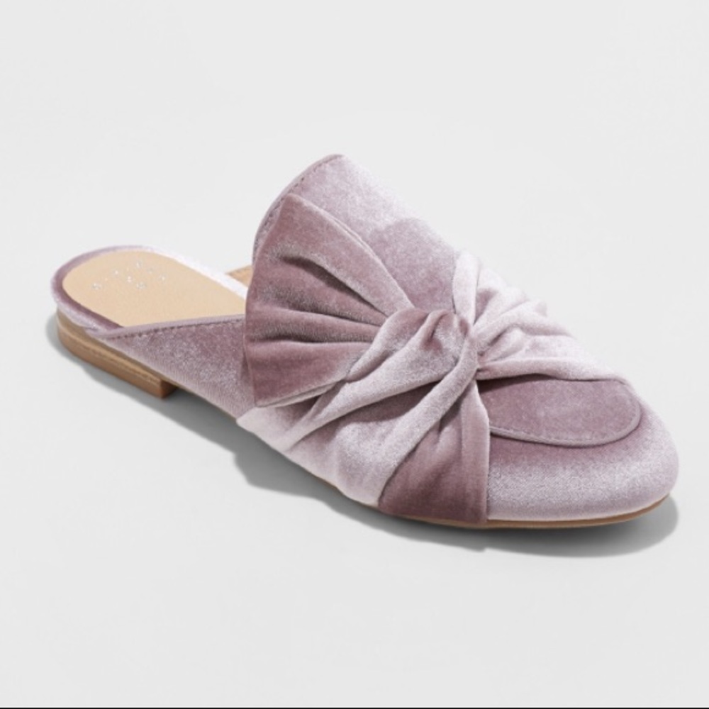 KNOTTED A NEW DAY HOLLAND LAVENDER  VELVET MULES